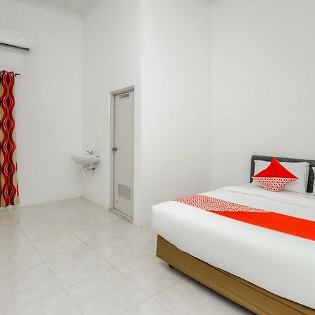 Oyo 2489 Choco 88 Residence Probolinggo Kültér fotó