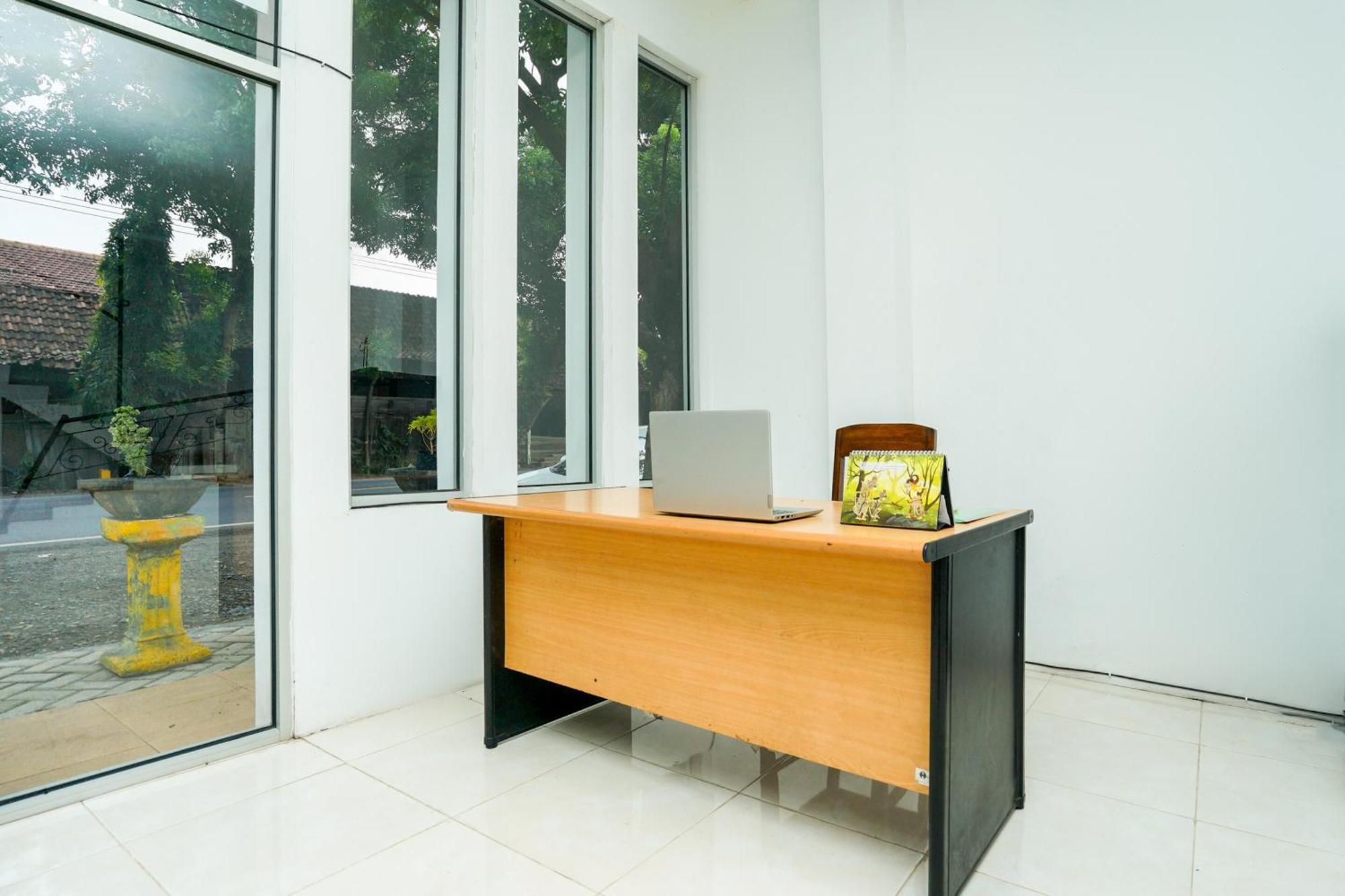 Oyo 2489 Choco 88 Residence Probolinggo Kültér fotó