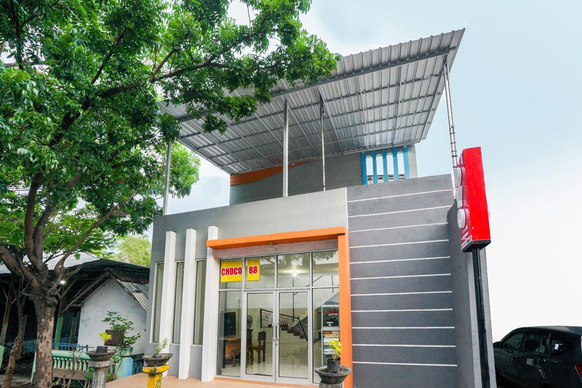 Oyo 2489 Choco 88 Residence Probolinggo Kültér fotó